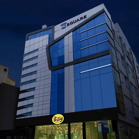 Itsy Hotels N Square Vidzsajavádá Kültér fotó