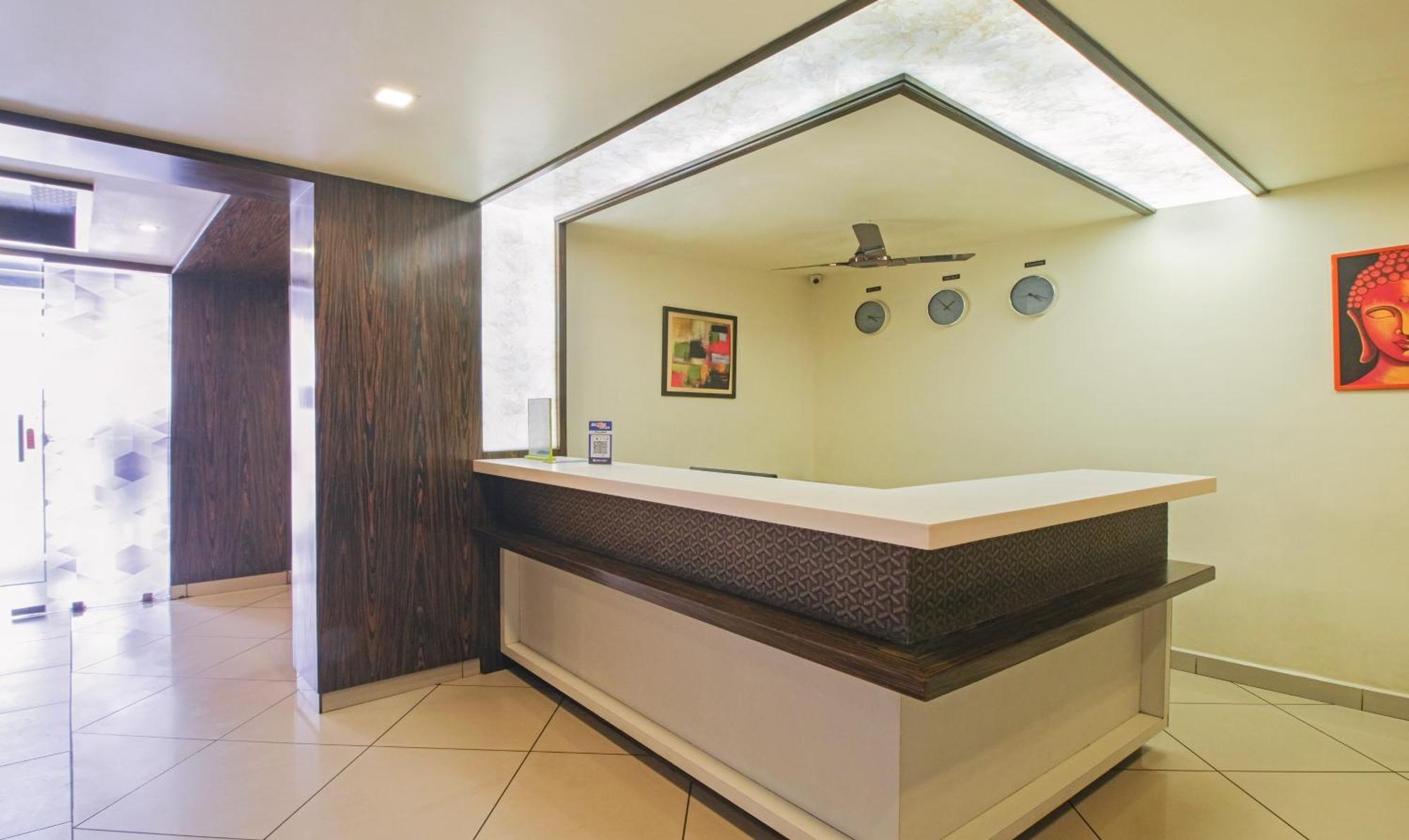 Itsy Hotels N Square Vidzsajavádá Kültér fotó