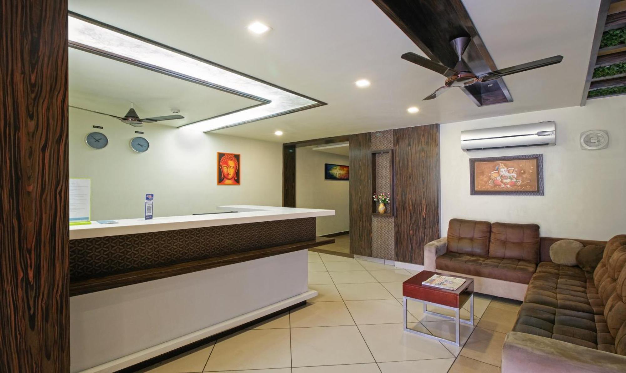 Itsy Hotels N Square Vidzsajavádá Kültér fotó